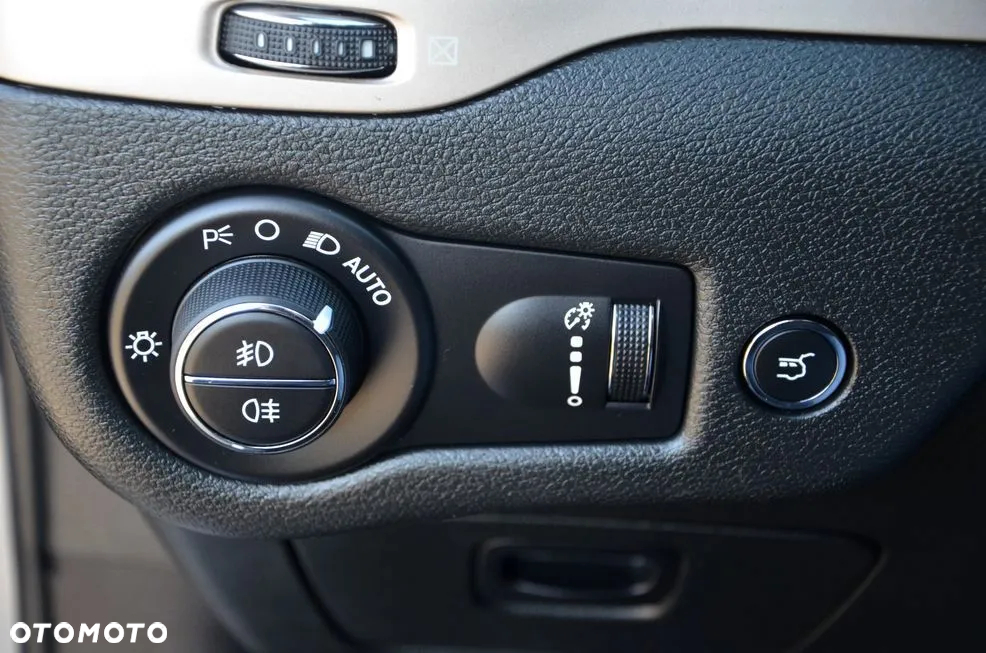 Jeep Cherokee 2.0 MJD Active Drive II Limited - 17