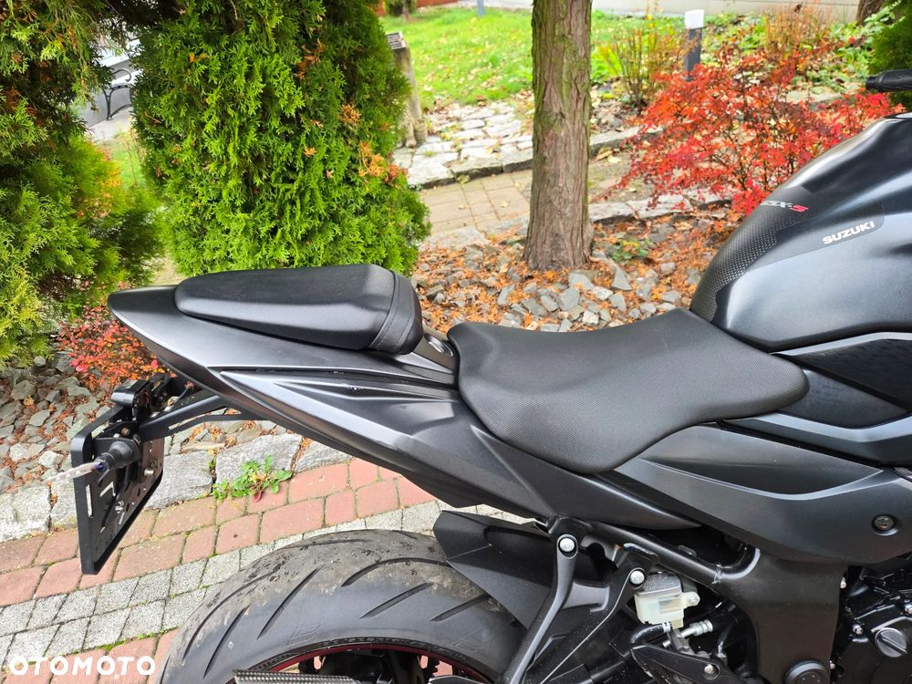 Suzuki GSX - 25