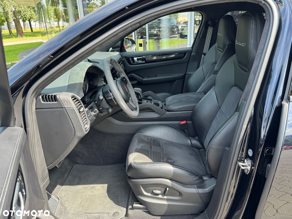 Porsche Cayenne Turbo GT - 25