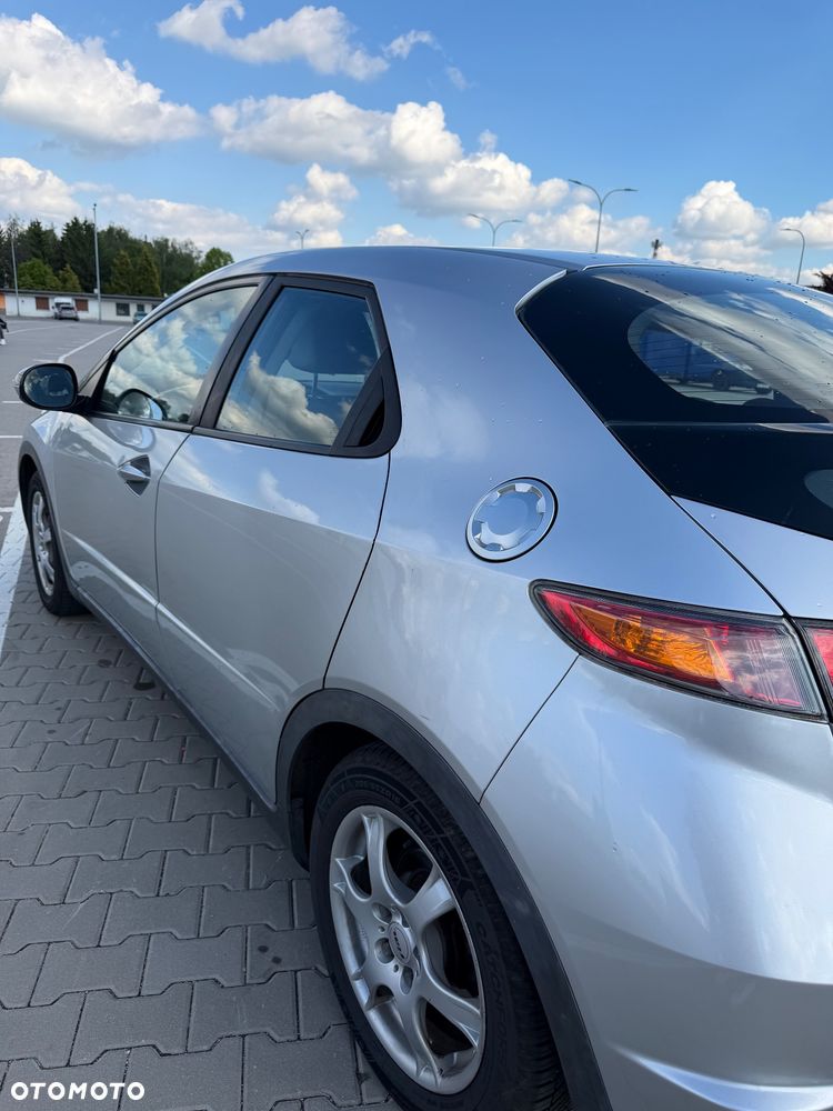Honda Civic 1.4i-DSi - 8