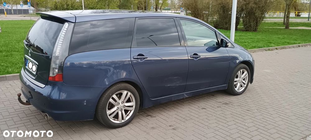 Mitsubishi Grandis 2.4 Motion - 4