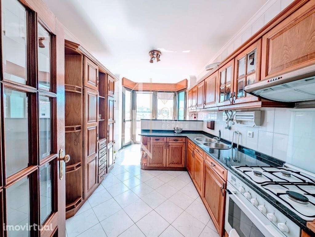 Apartamento T1+1 com garagem fechado e terraço centro Valença. - Grande imagem: 2/2