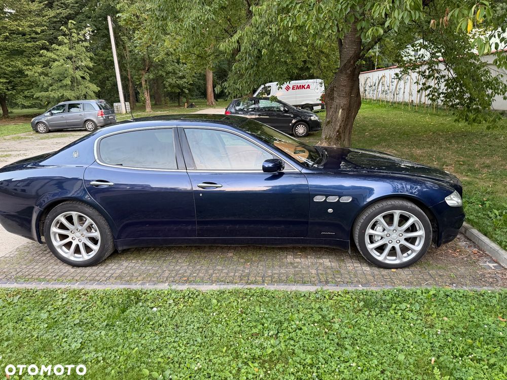 2006 Maserati Quattroporte, photograph 3