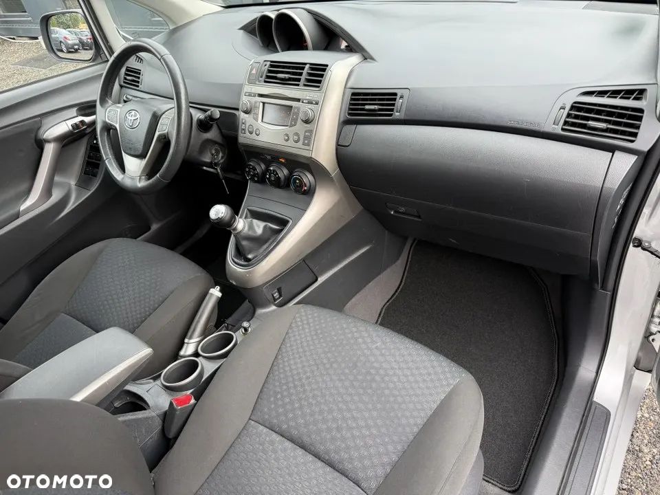 Toyota Verso 1.8 Premium 7os - 29