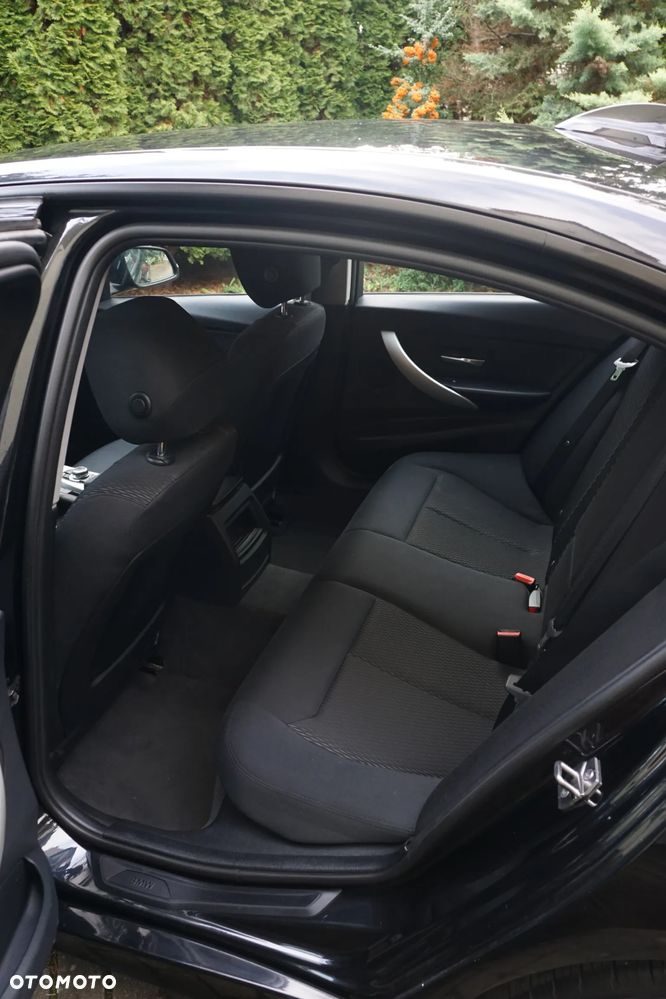 BMW Seria 3 - 25