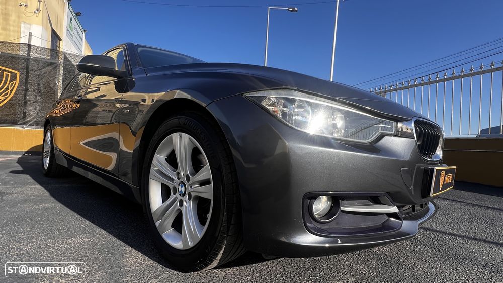 BMW 318 d Touring Auto Line Sport - 39