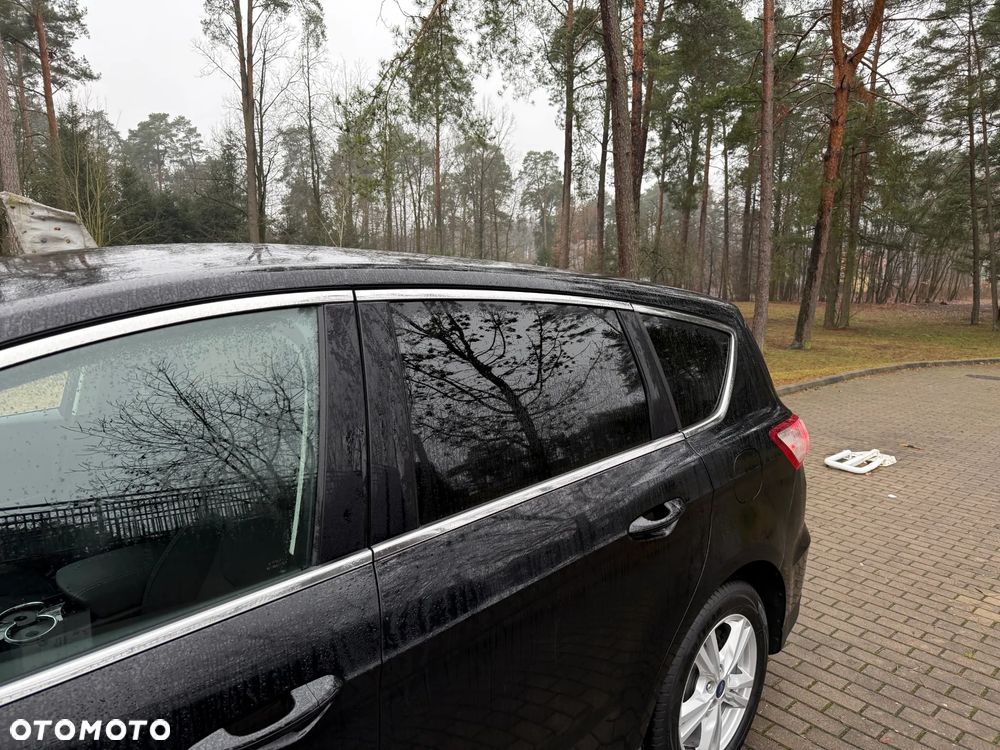 Ford S-Max - 11