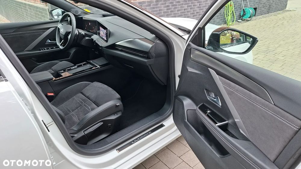 Opel Astra 1.2 Turbo Automatik GS - 12