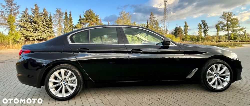 BMW Seria 5 518d - 12