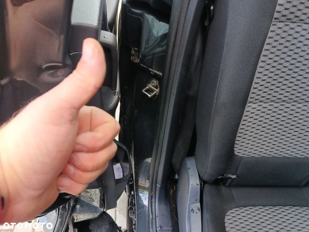 Volkswagen Sharan 2.0 TDI BlueMotion Technology Comfortline - 32