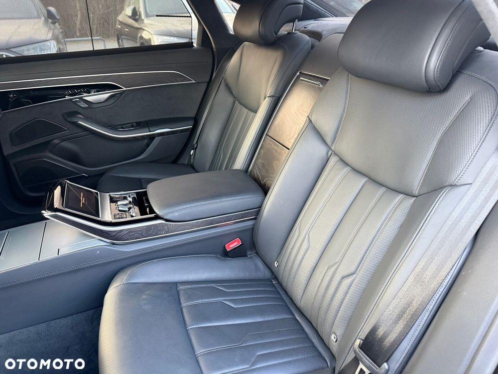 Audi A8 - 32