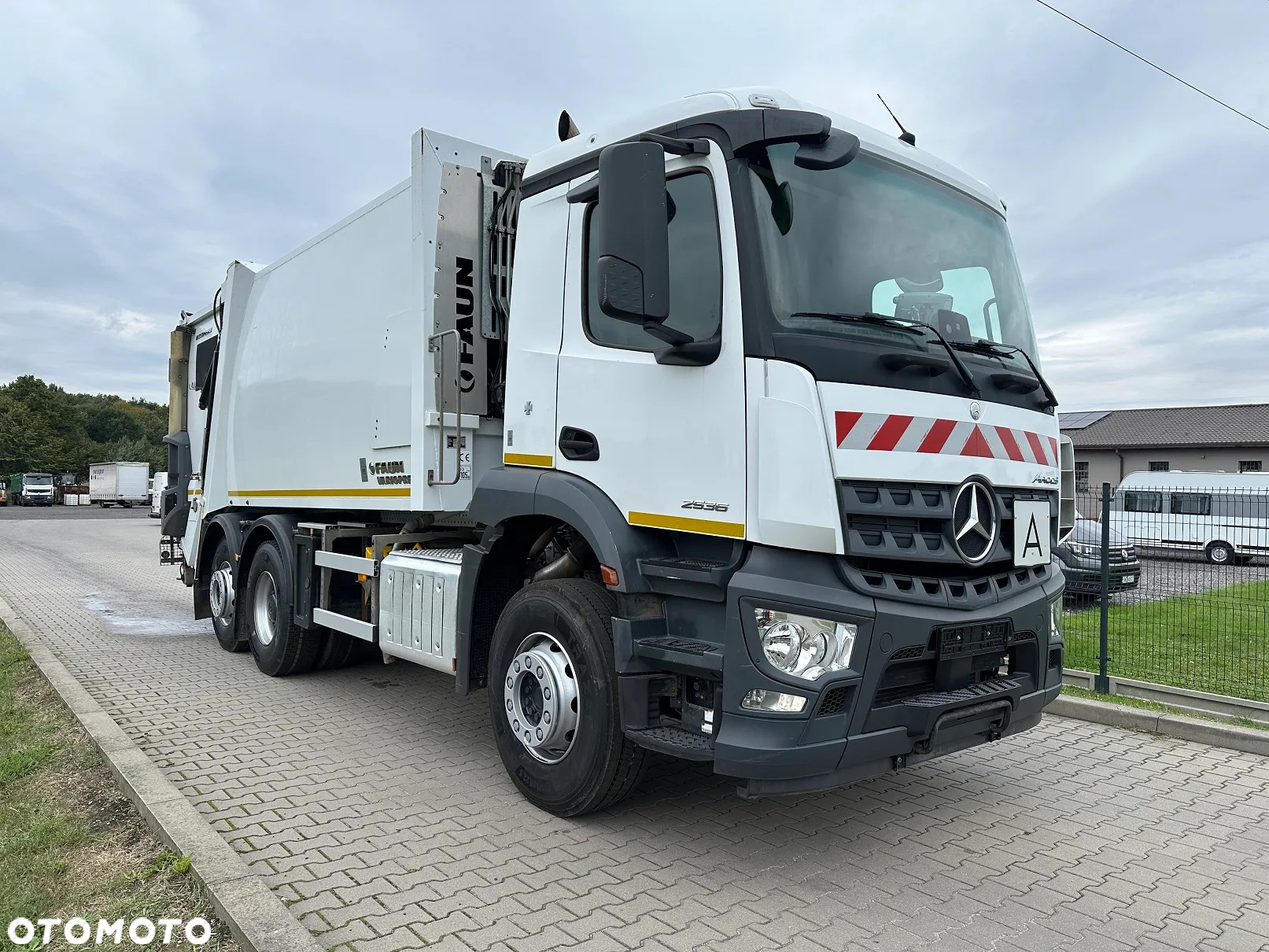 Mercedes-Benz AROCS 2536 Faun Euro 6 Smieciarka - 2
