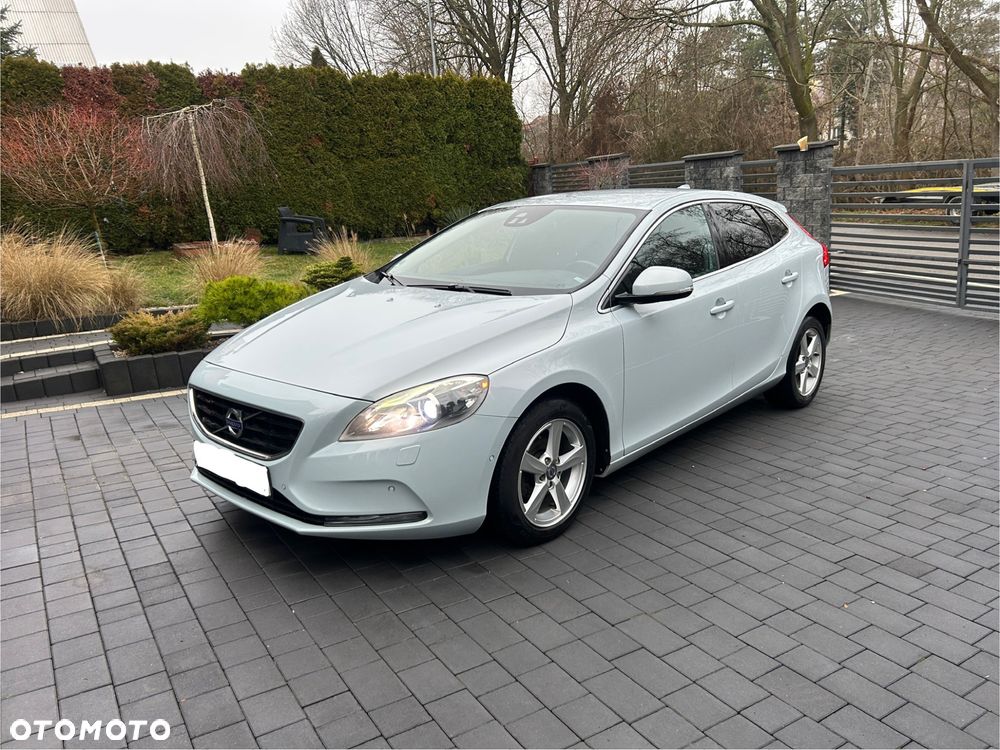 Volvo V40 D2 Momentum - 1