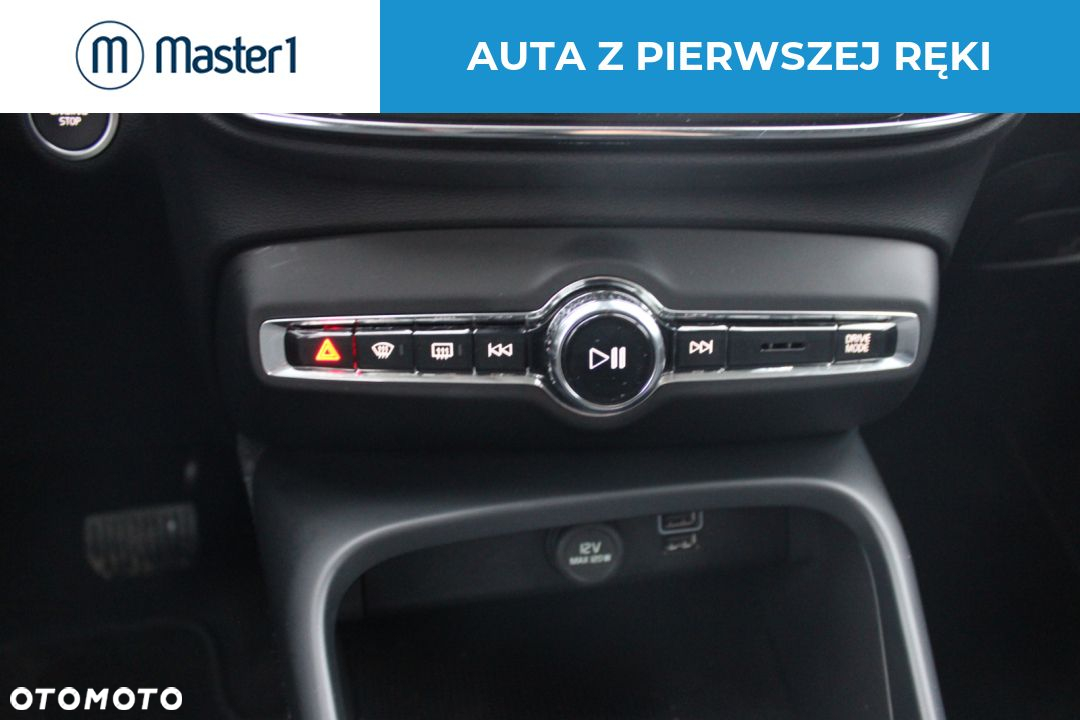 Volvo XC 40 T3 Momentum Pro - 17