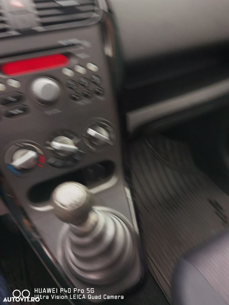 Suzuki Splash 1.0 GC - 4