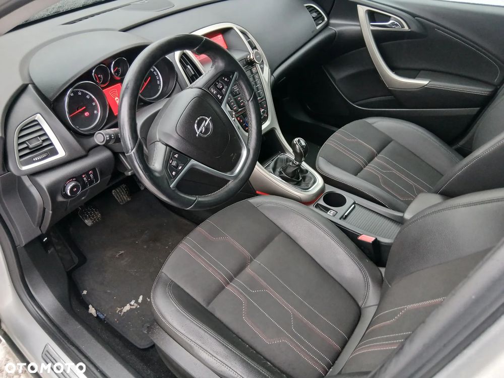 Opel Astra 1.4 Turbo 150 Jahre - 7