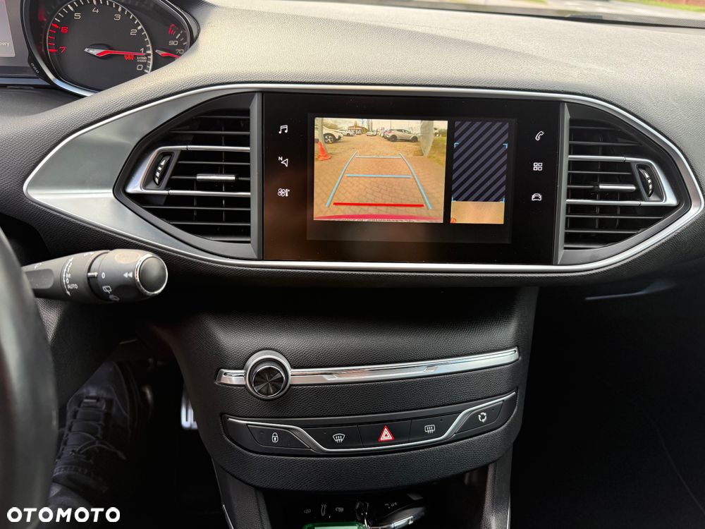 Peugeot 308 PureTech 130 GPF EAT8 Stop & Start Allure Pack - 12