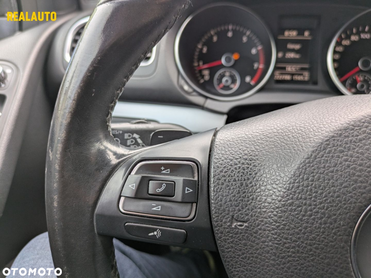 Volkswagen Golf - 18