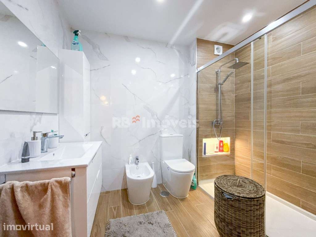 Apartamento T4 com garagem, na zona norte do Entroncamento - Grande imagem: 4/42