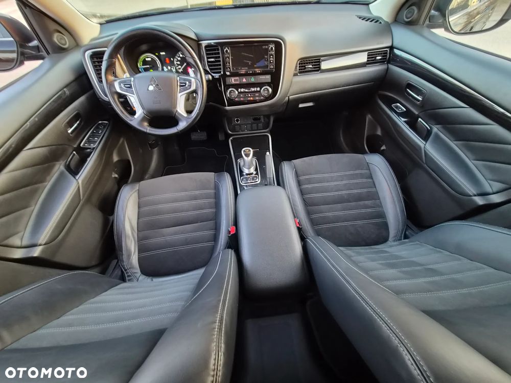 Mitsubishi Outlander - 29