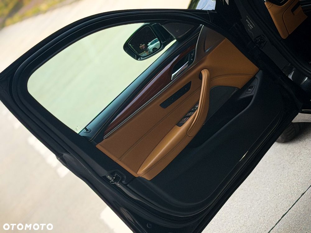 BMW Seria 5 540d xDrive mHEV Luxury Line - 20
