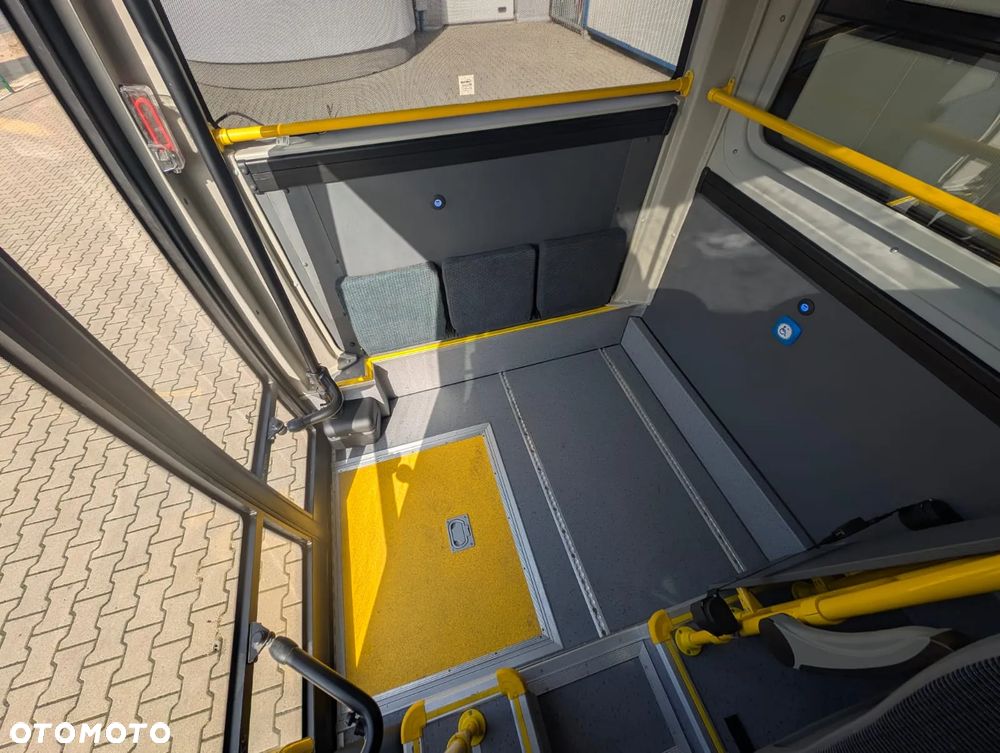 Mercedes-Benz Sprinter 517 - 22