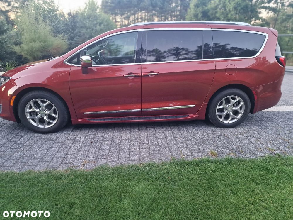 Chrysler Pacifica - 39