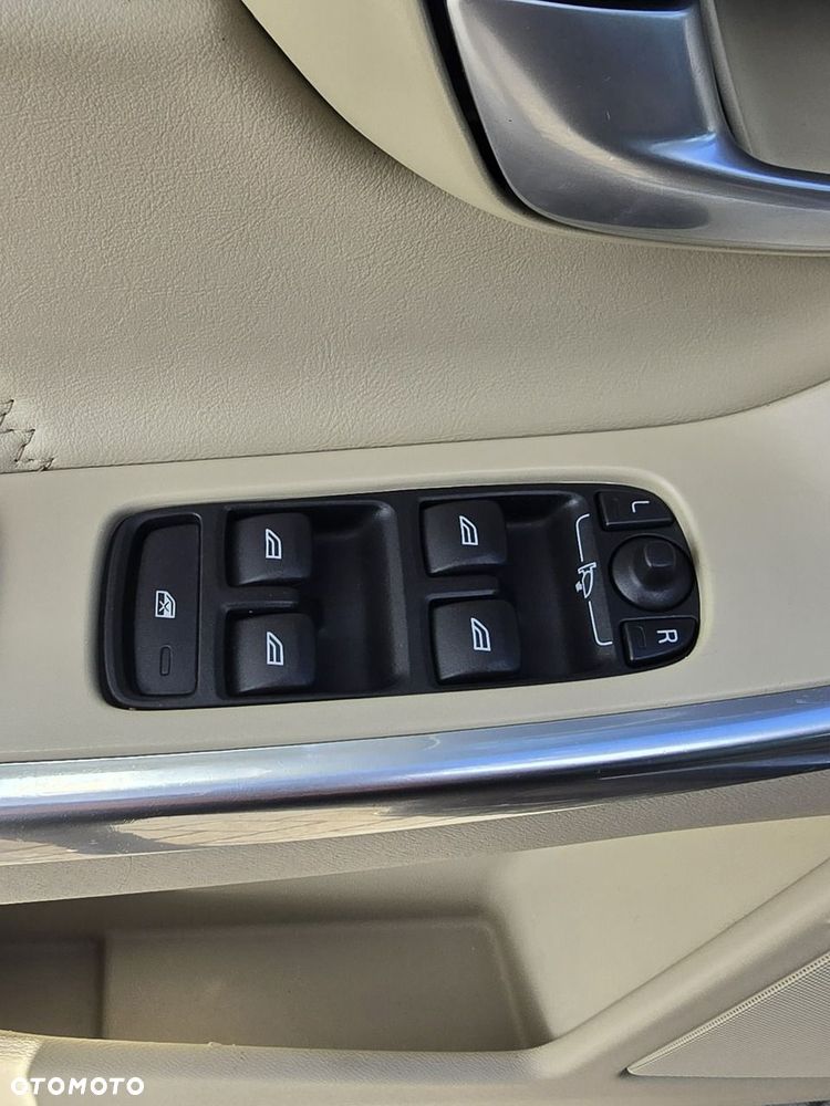 Volvo XC 60 - 19