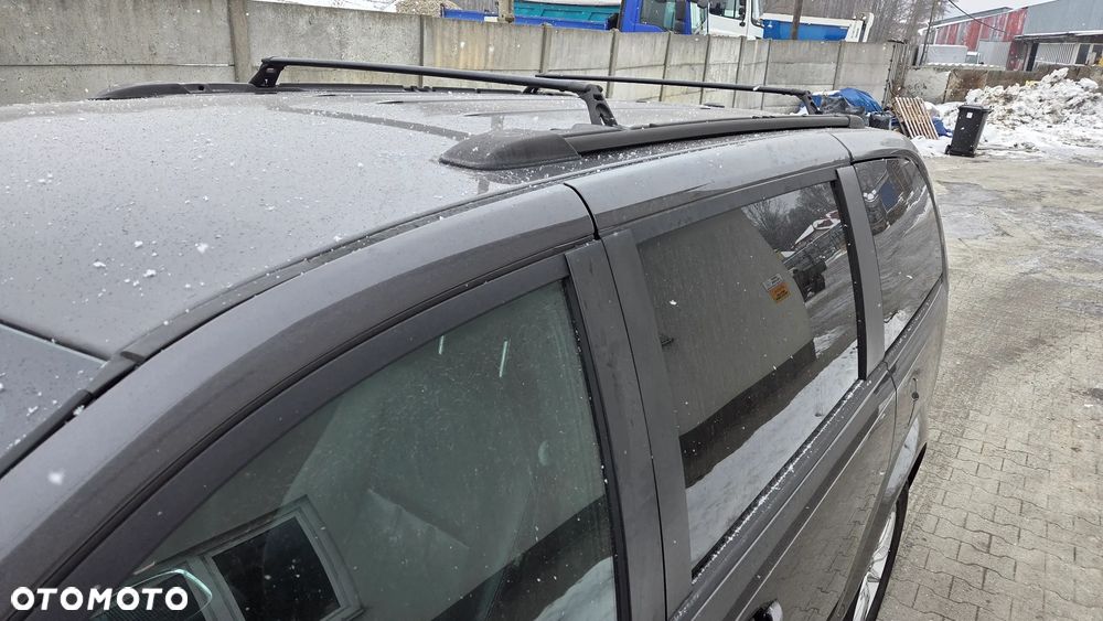 Dodge Grand Caravan - 12