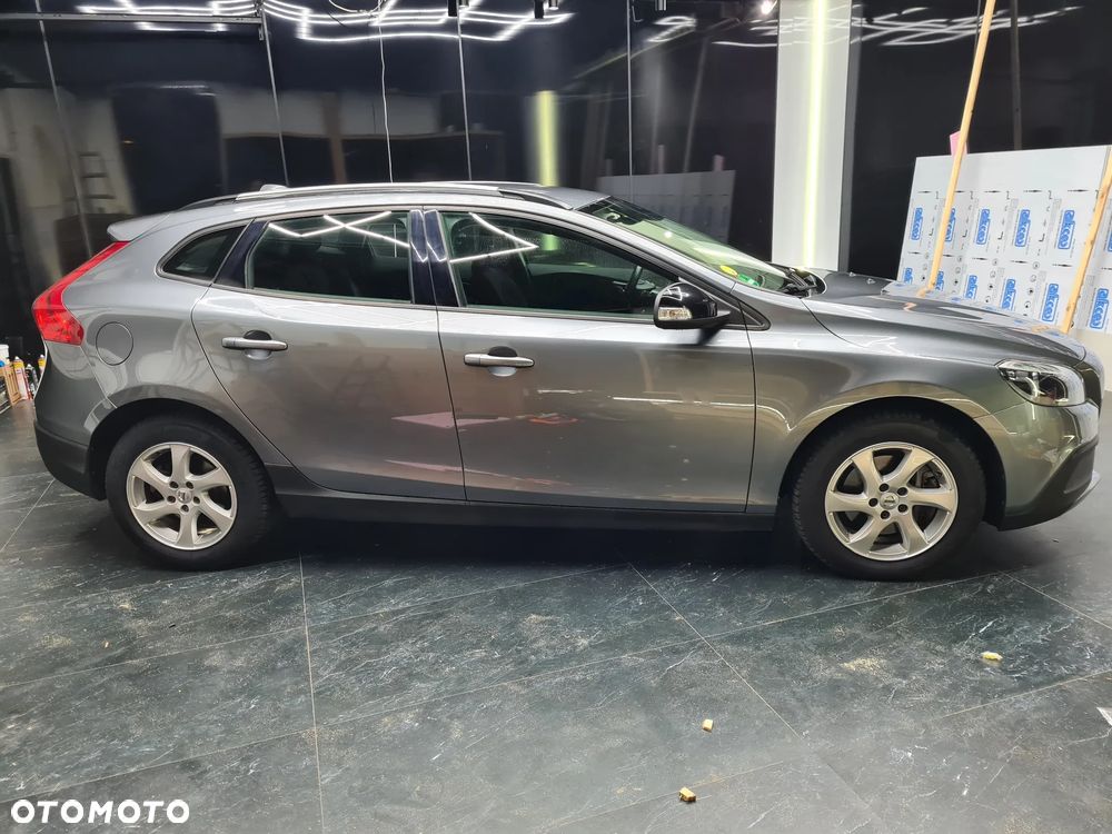 Volvo V40 Cross Country D2 Momentum - 8