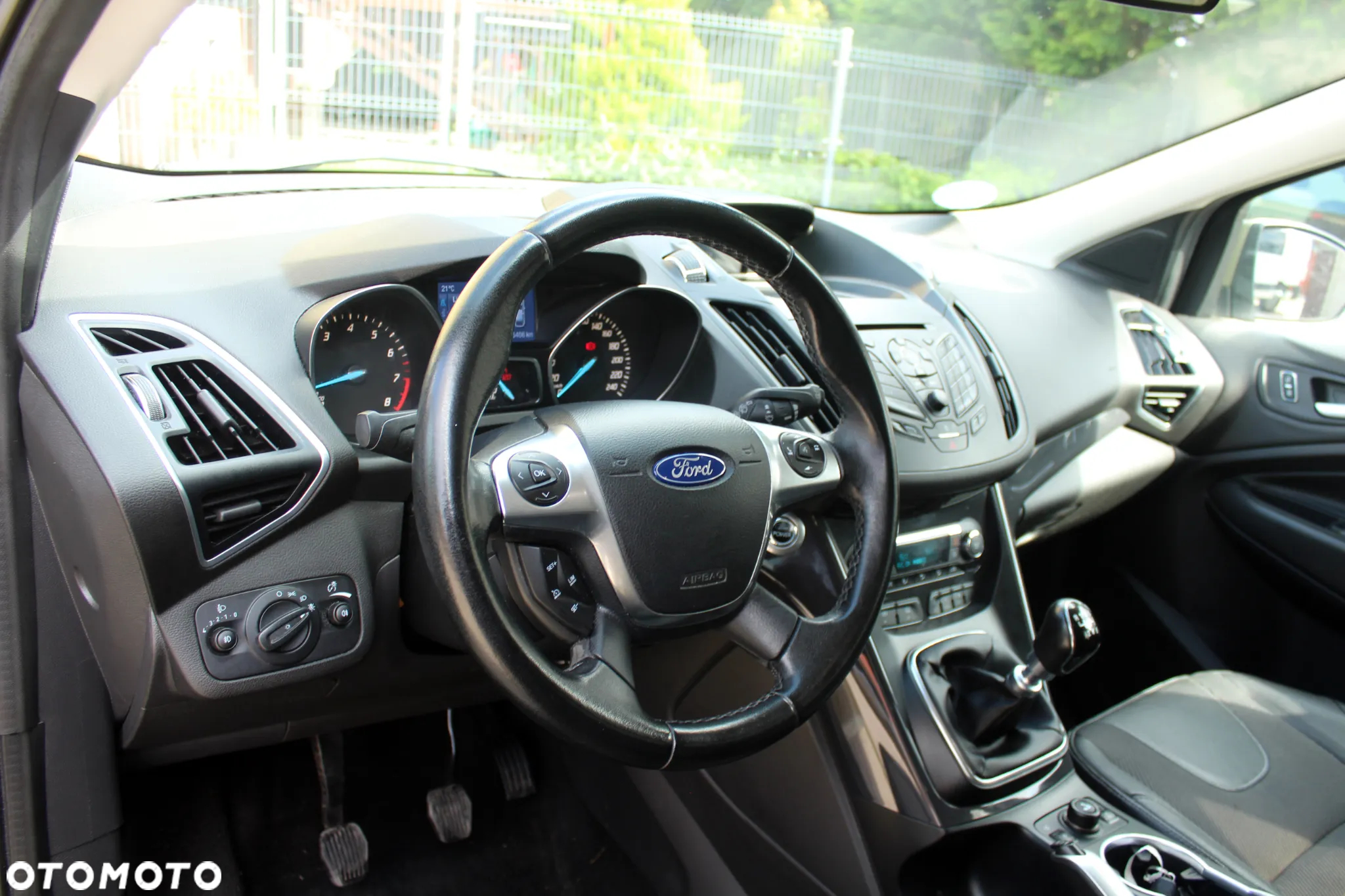 Ford Kuga 1.6 EcoBoost 2x4 Titanium - 9