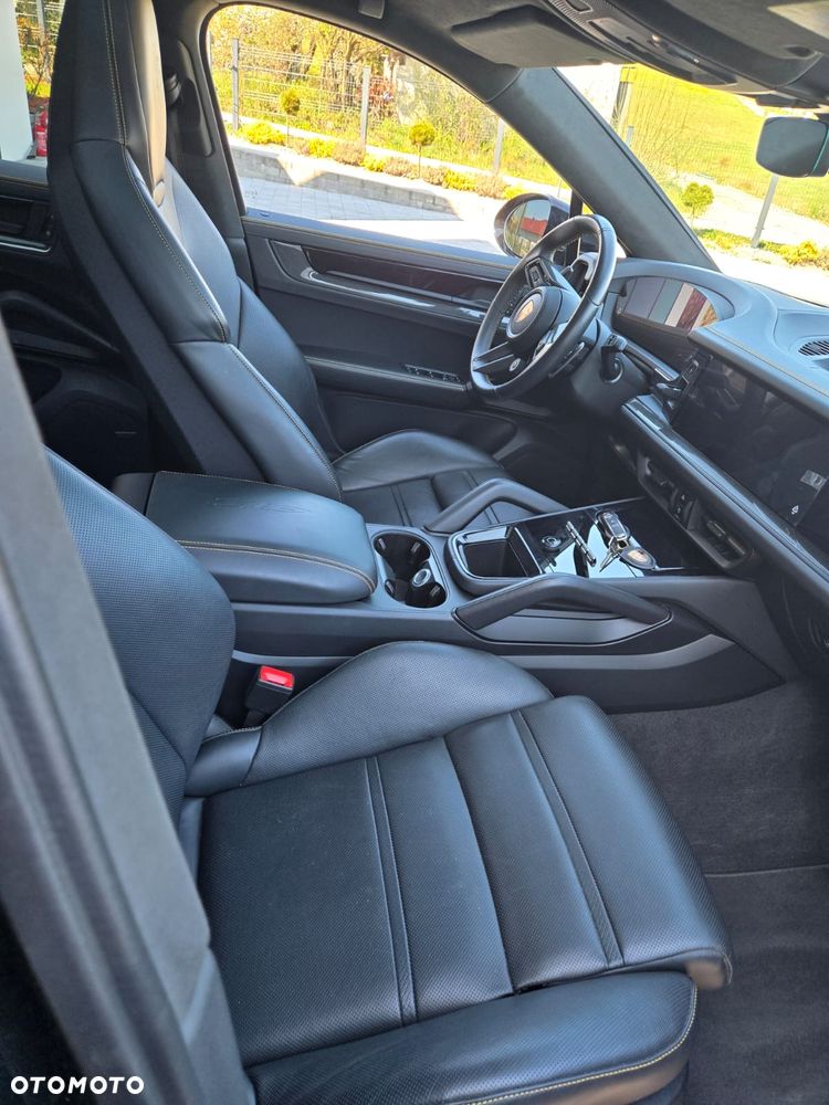 Porsche Cayenne - 19