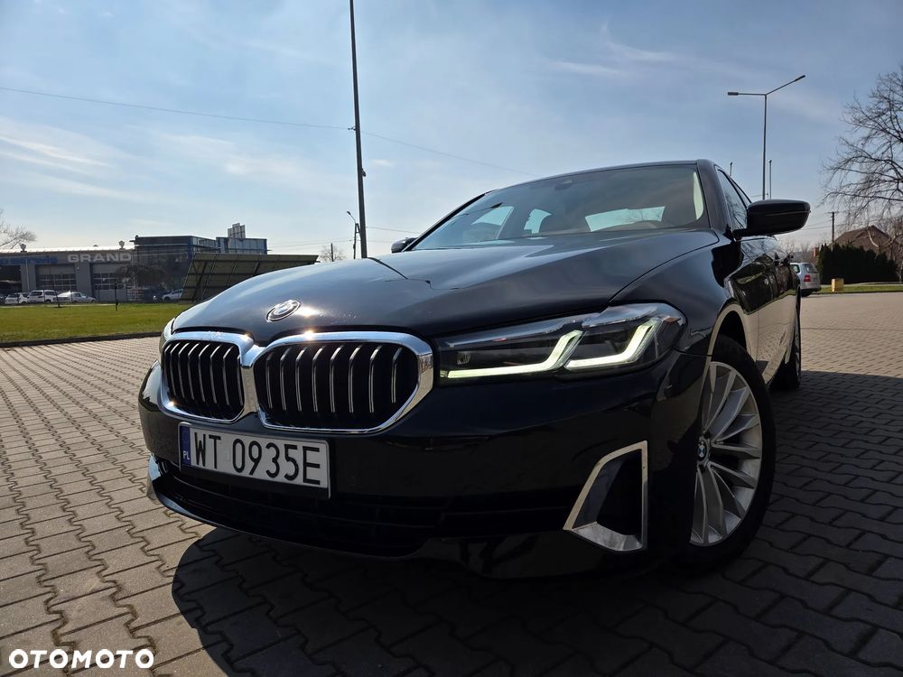 BMW Seria 5 520i Luxury Line sport - 11