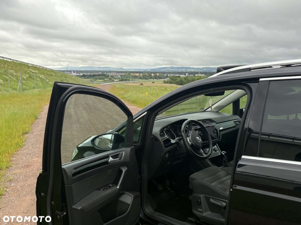Volkswagen Touran 1.5 TSI EVO Highline - 2