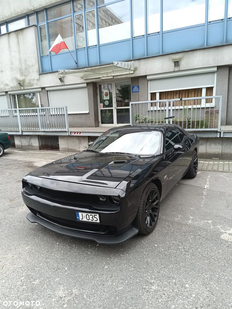 Dodge Challenger - 10