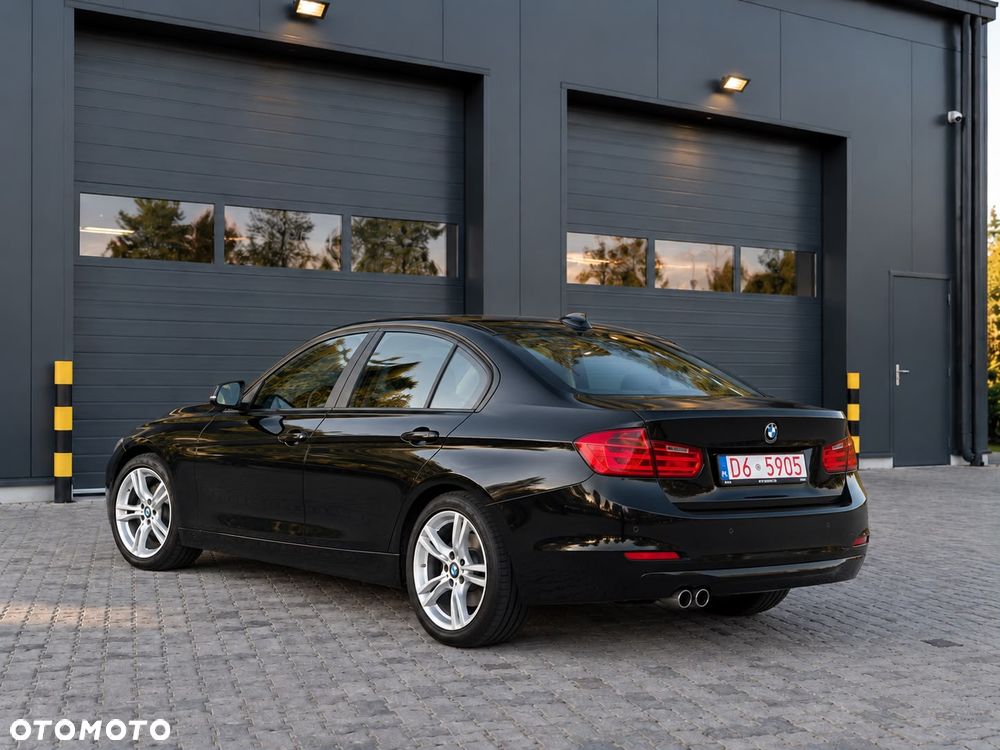 BMW Seria 3 328i - 6