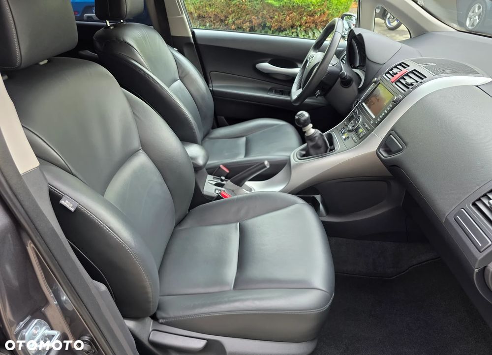Toyota Auris - 25
