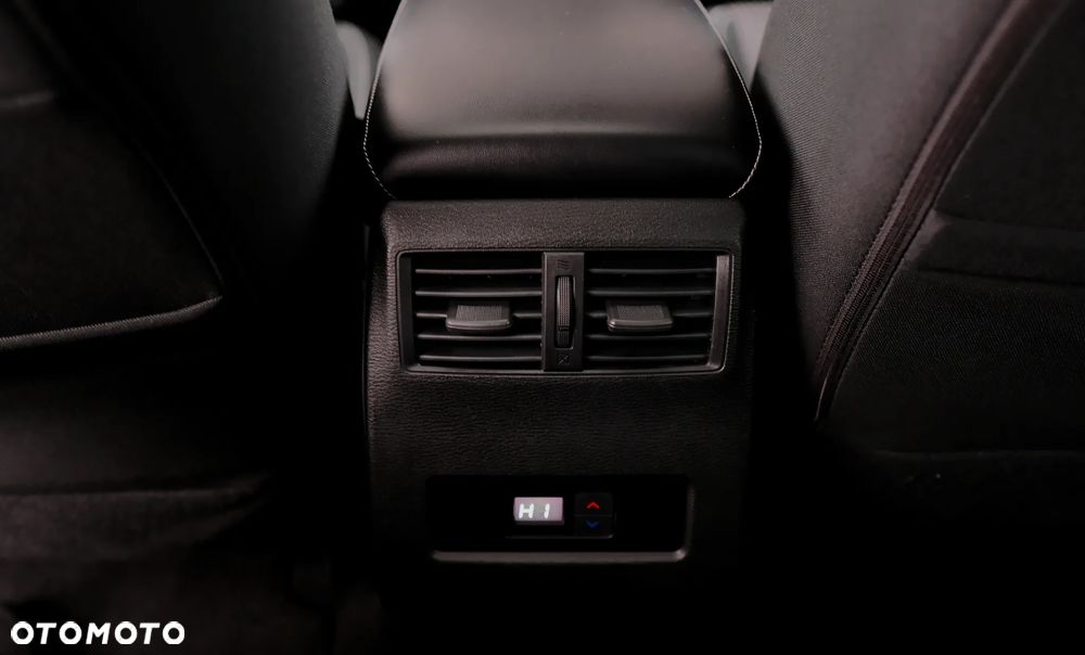 Mitsubishi Outlander - 34