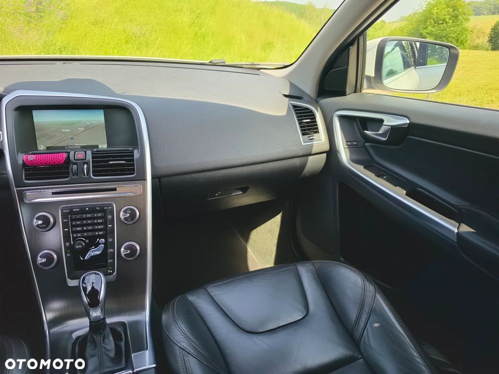 Volvo XC 60 D4 Geartronic Momentum - 33