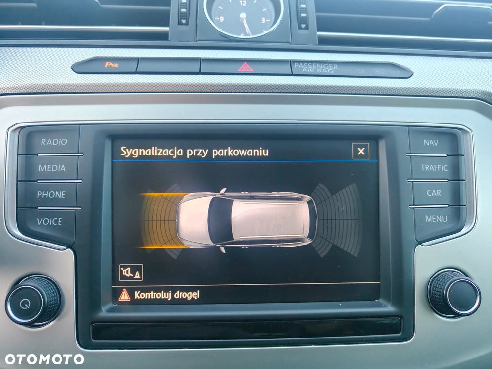 Volkswagen Passat 2.0 TDI (BlueMotion Technology) Comfortline - 28