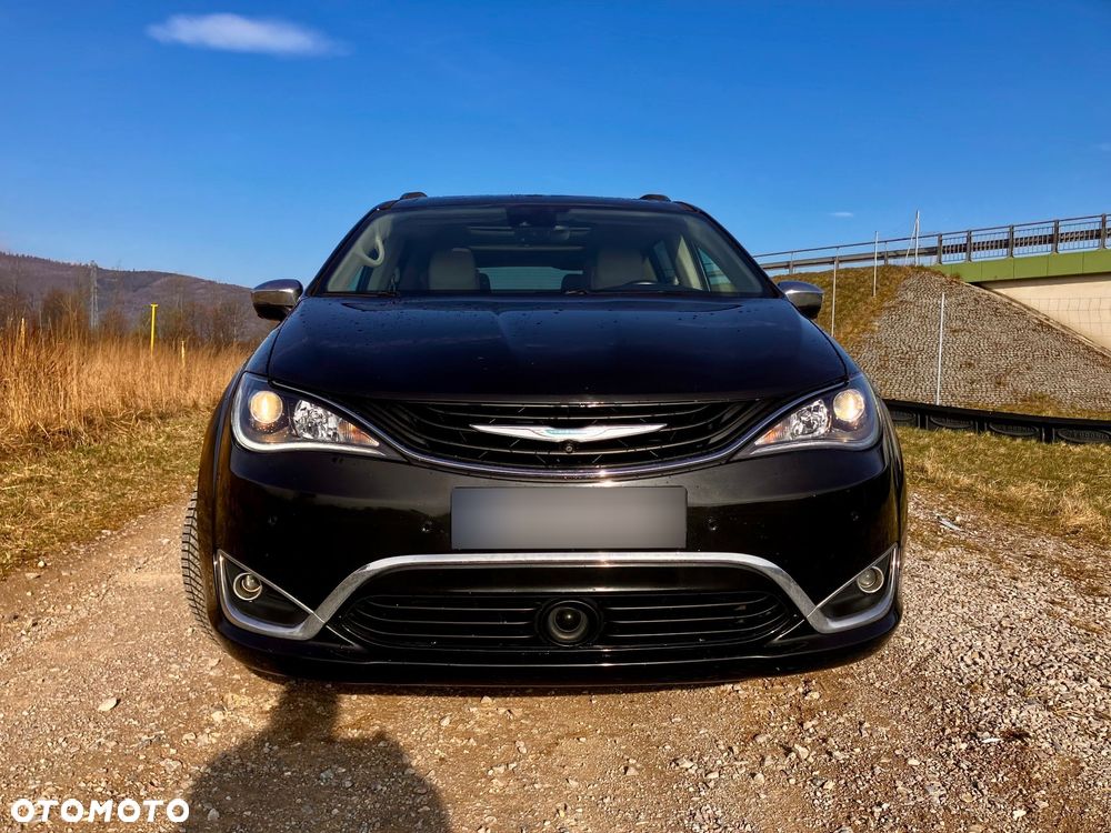 Chrysler Pacifica - 3