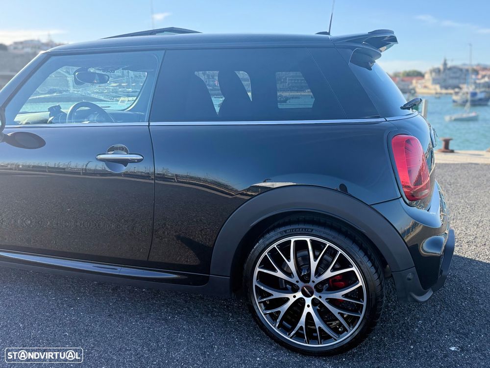 MINI 3 Portas John Cooper Works - 12