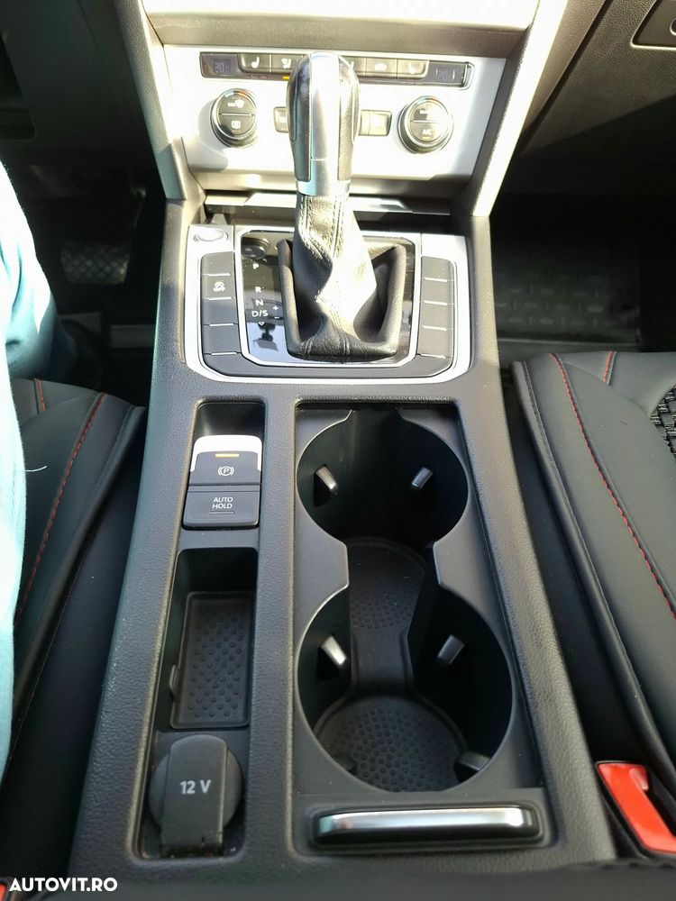 Volkswagen Passat 2.0 TDI DSG (BlueMotion Technology) Comfortline - 33