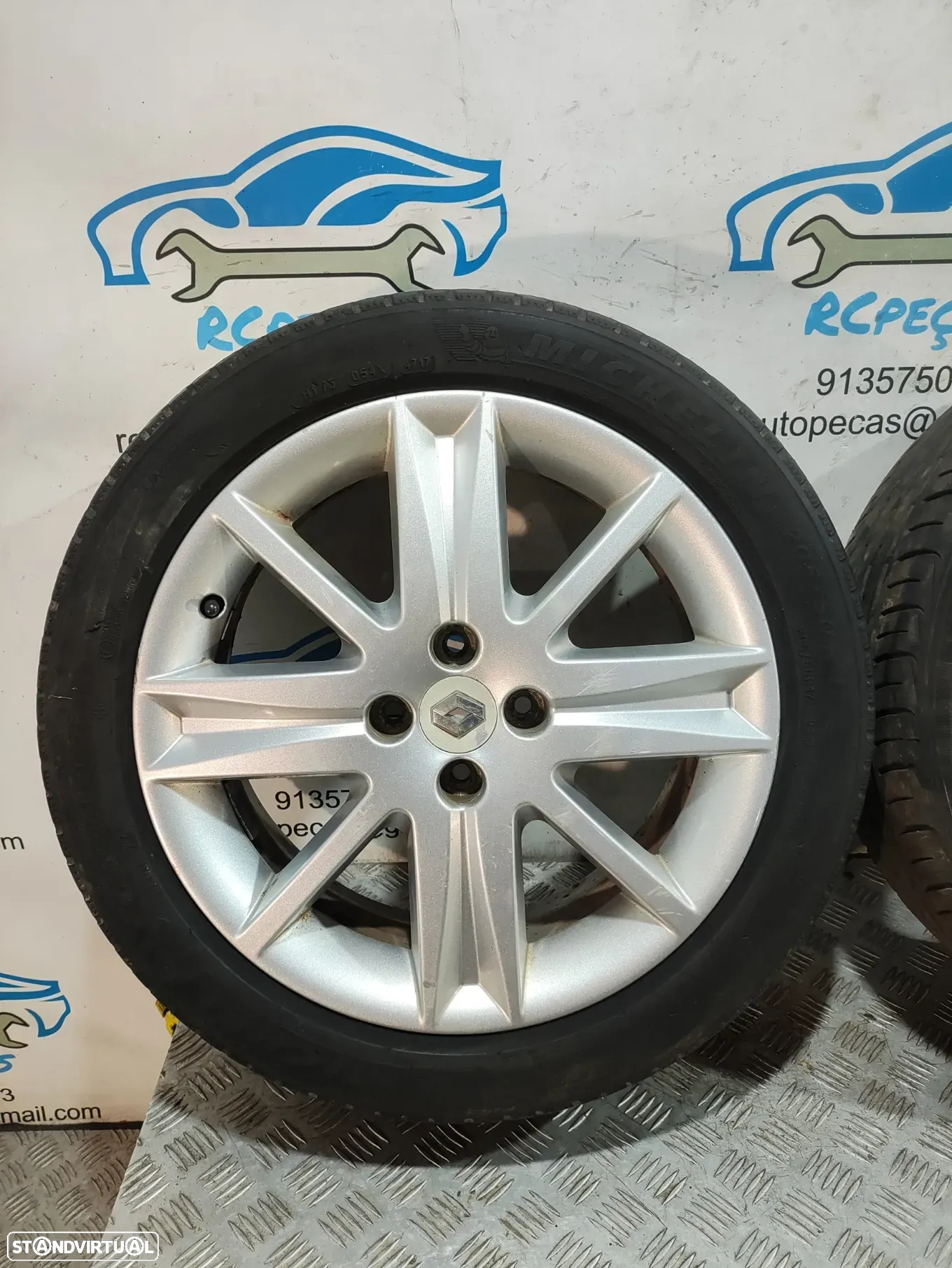 - Jantes 17" Renault - Megane 2 II - ORIGINAIS - 6.5J | ET49 | 4x100 - 17 Polegadas | 8200279944 Nevarsport | Jante | 4 x 100 | 205 50 17 | Pneus - 6