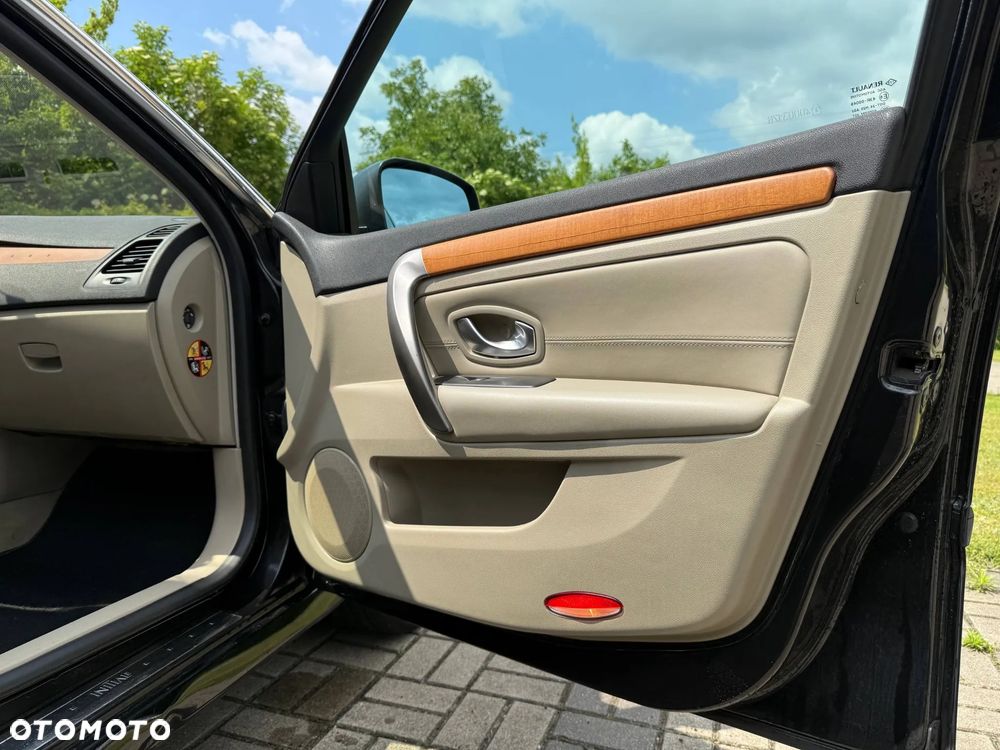 Renault Laguna 2.0 DCi Initiale - 16