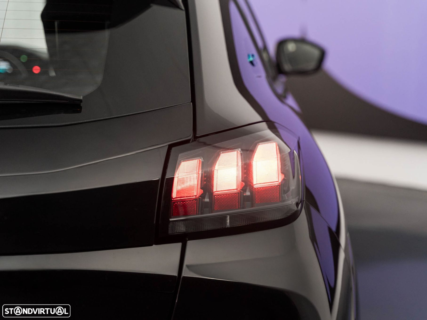 Peugeot e-208 - 11
