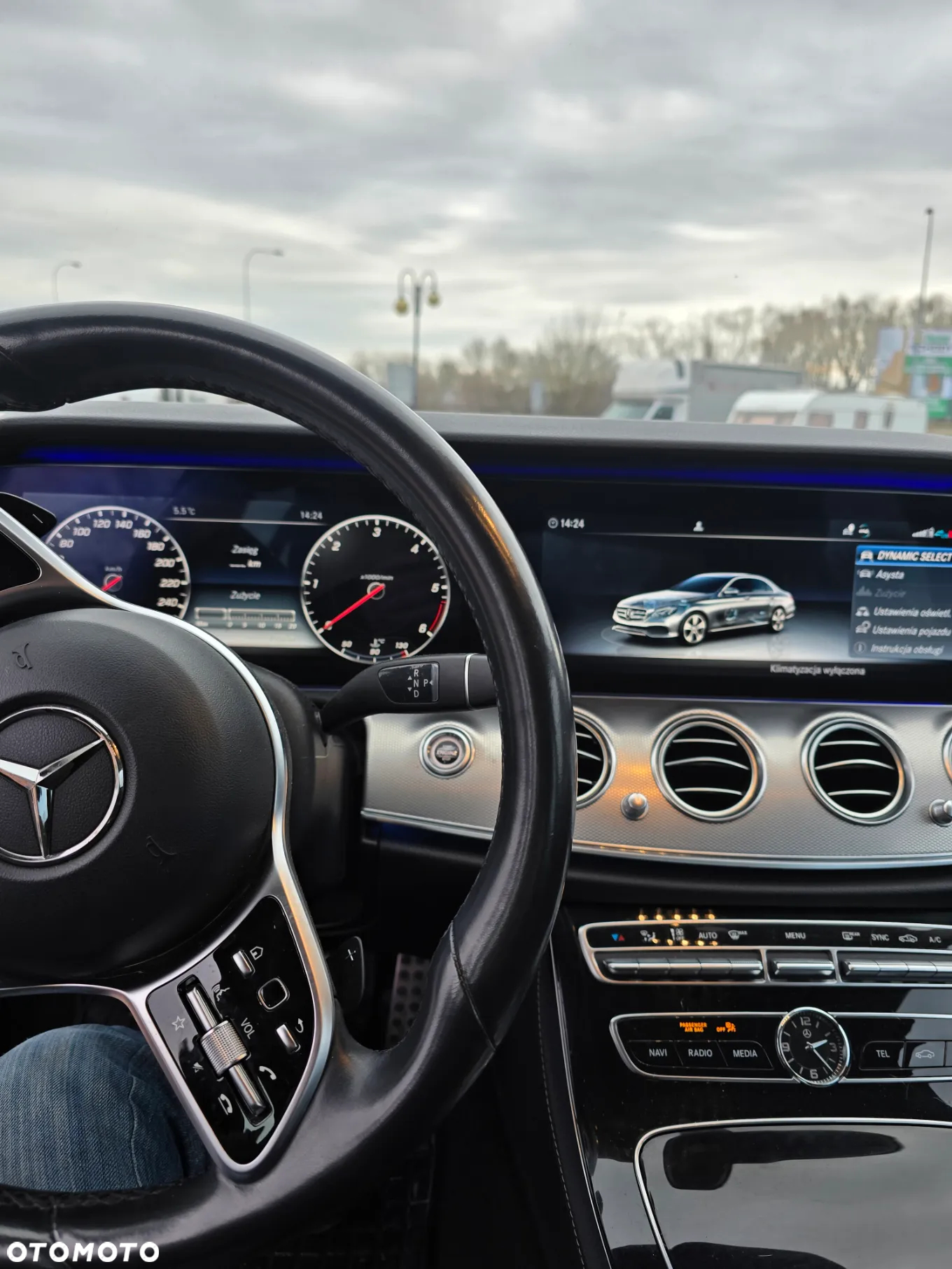 Mercedes-Benz Klasa E 220 d 4-Matic 9G-TRONIC - 9