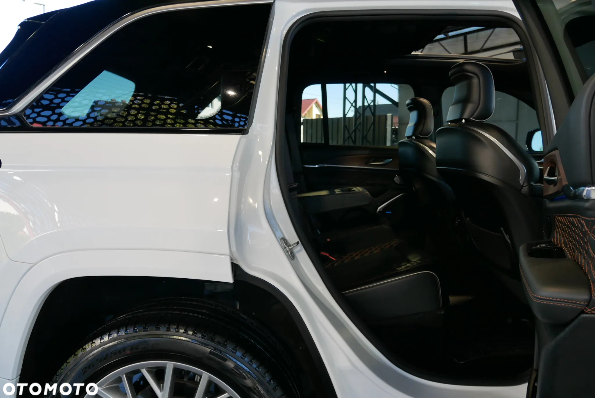 Jeep Grand Cherokee - 11