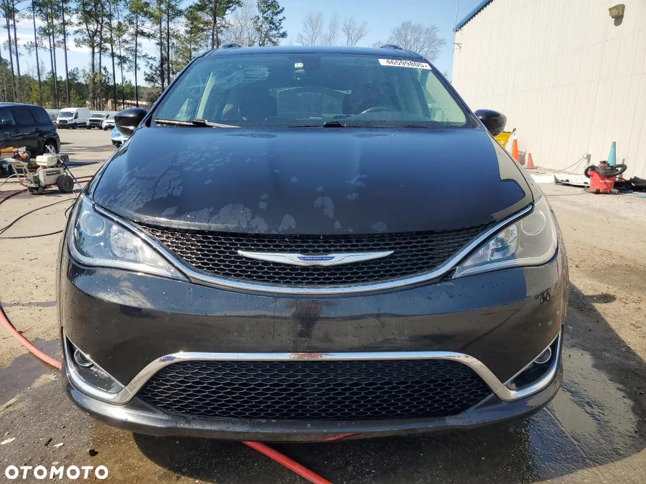 Chrysler Pacifica - 2