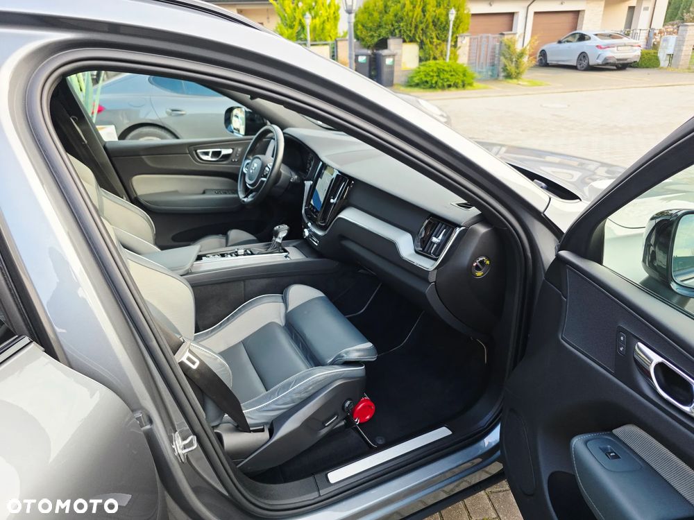 Volvo XC 60 D4 Geartronic RDesign - 24